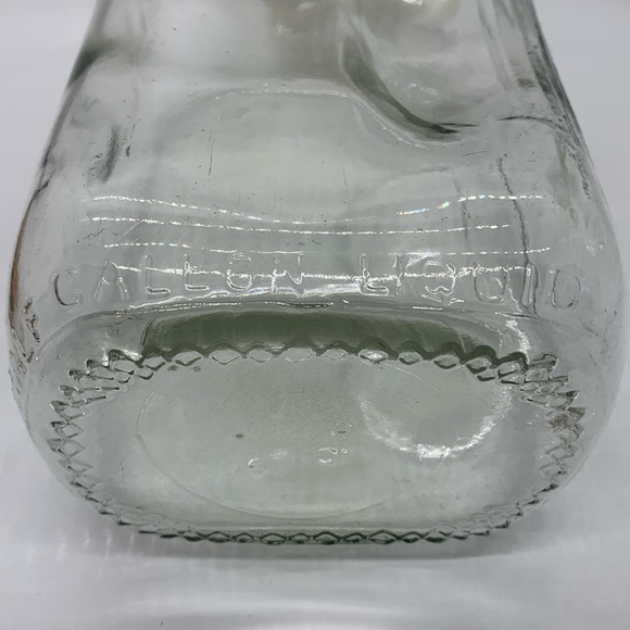 Vintage One Half Gallon glass milk bottle! - Picture 6 of 6